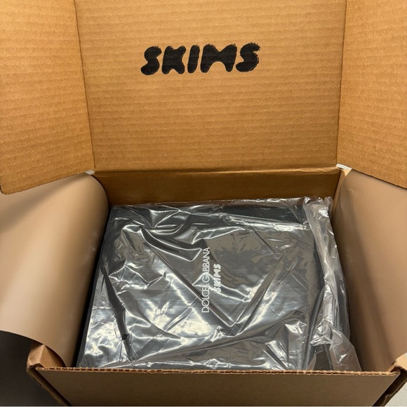 DOLCE&GABBANA X SKIMS ULTRA FINE MESH LOGO BRIEF BODYSUIT - XS *BRAND NEW* - Picture 8 of 8